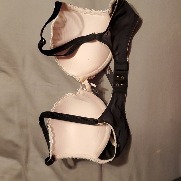 VS bra - Picture 2 of 2